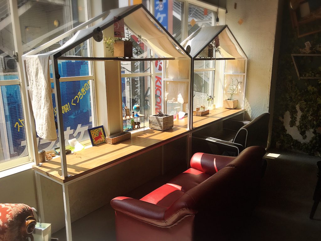 カップルにおすすめ ふたりの距離が縮まるカップルシートがあるカフェ 新宿三丁目 Wamall ワモール